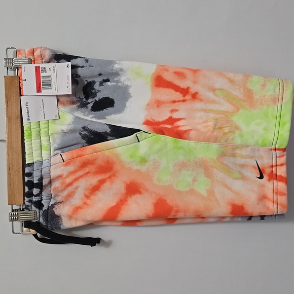 Nike Boys Sportswear Club Tie-Dye Fleece Shorts Size L 14/16 - Picture 9 of 13